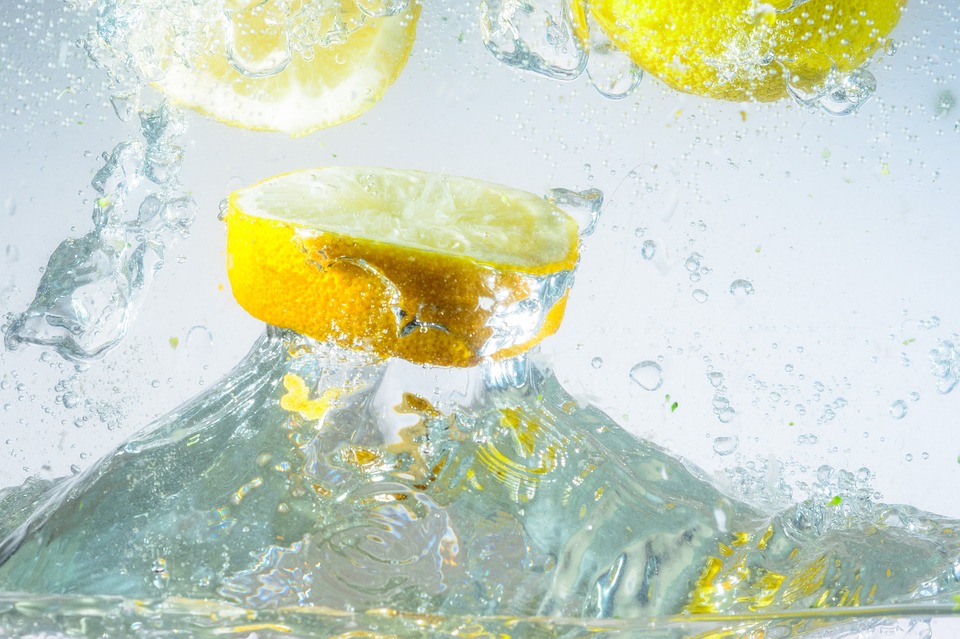 Woda z cytryną