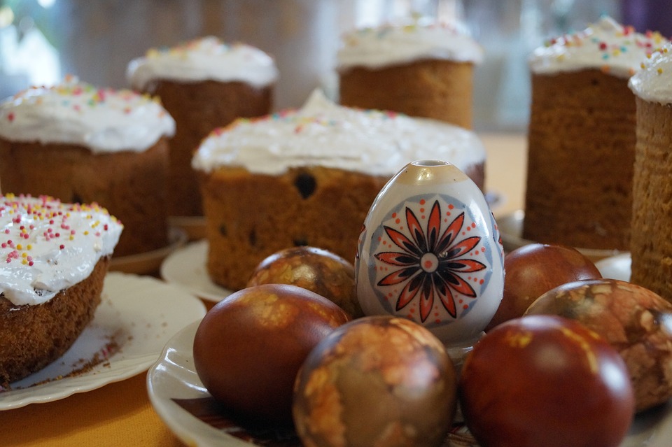 Jajka, babka i mazurek – na co uważać w Wielkanoc?